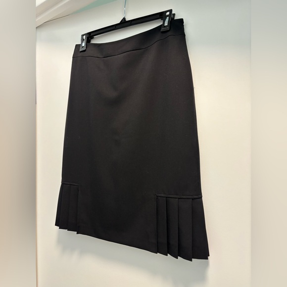 Tahari Dresses & Skirts - Tahari Black Pencil Skirt with Pleats